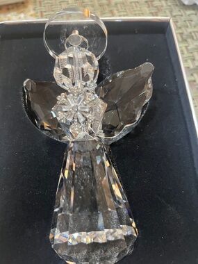 Crystal Angel Figurine with Rhinestone Detail comes with hanger nwt